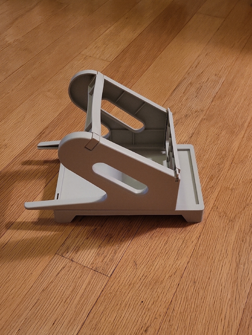 Source Unknown Light Gray Home Office Label/Label Maker Stand